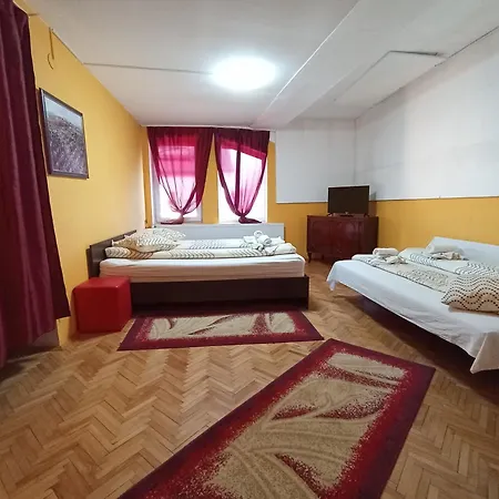 بيت ضيافة Casa Tudor 3*