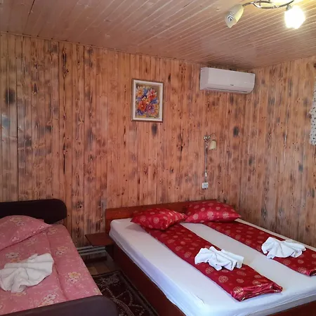 Casa Tudor بيت ضيافة 3*