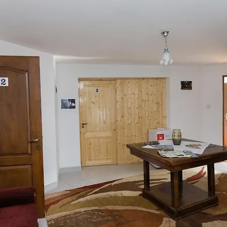Casa Tudor بيت ضيافة 3*